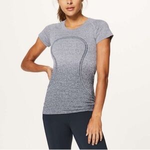 Lululemon Swiftly Tech Short Sleeve Crew Sz 6 In White / Dark Cast